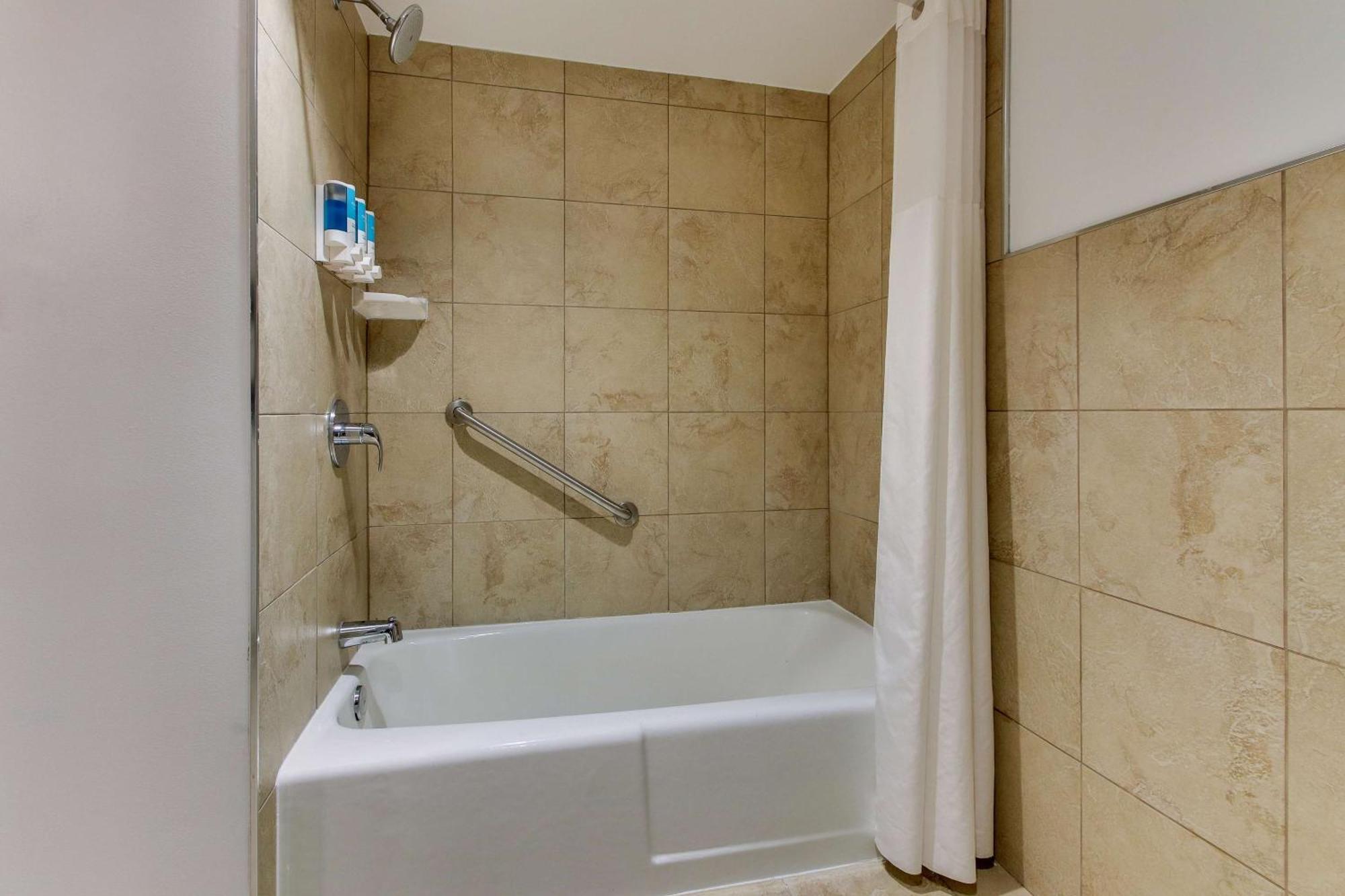 Hotel Drury &