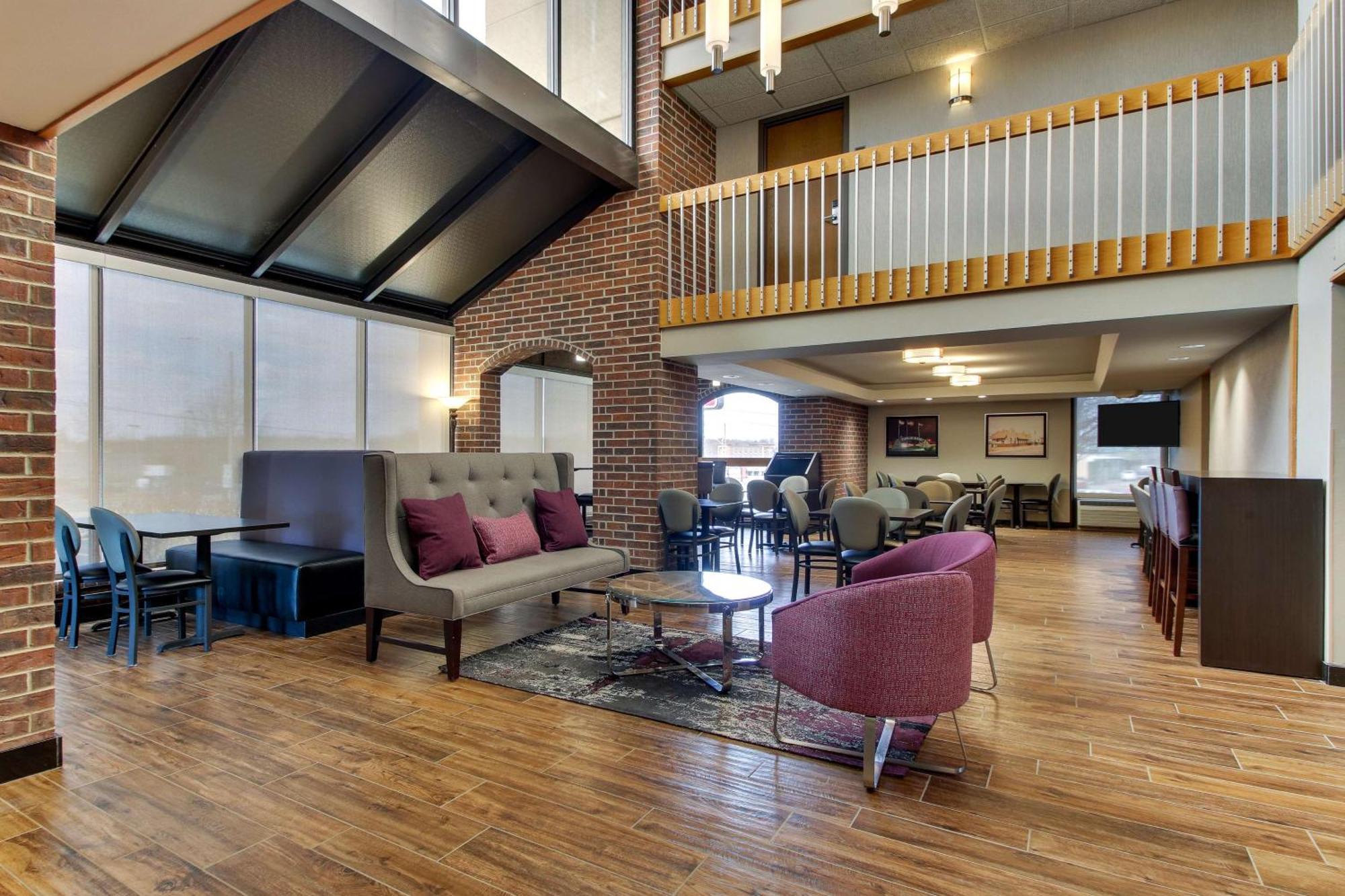 Hotel Drury &